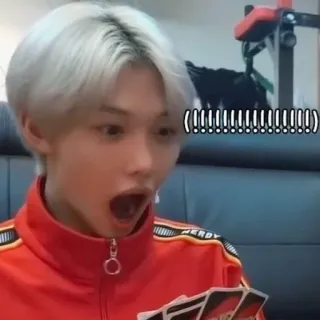 😲 ef2bd439 Felix !!!!!!!!!!!!!!!! kpop, stray kids, เซอร์ไพรส์, ตกใจ, การ์ด whatsapp sticker