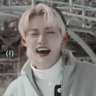 🥩 43e2ba81 (!) 남자, 사람, 미소, 행복, 실내, 표정 telegram sticker