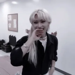 🐣 7906efb6 telegram sticker