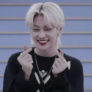 🐣 f676439f k-pop, ไอดอล, นักร้อง, น่ารัก, ยิ้ม, ความรัก telegram sticker