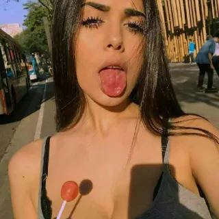 🍭 f03f8cb3 女性, 自撮り, 女の子, 棒付きキャンディ, 若者 telegram sticker