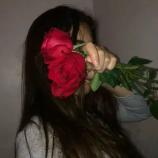 ☺️ fe2e72a9 女性, バラ, 花, 黒髪, ブーケ telegram sticker