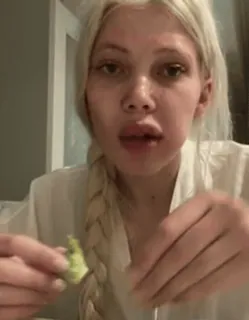 🤭 f705f42a whatsapp sticker