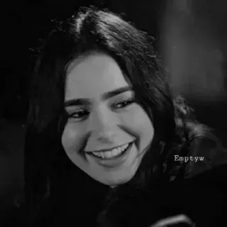 🥀 14cc78d3 Emptyw wanita, potret, tersenyum, hitam putih whatsapp sticker