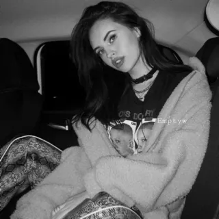 🥀 54530a7e wanita, potret, gadis, mode, gaya, model whatsapp sticker