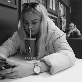 🥀 f882b567 Emptyw gadis, wanita, minuman, minum, jam tangan, potret, dalam ruangan whatsapp sticker