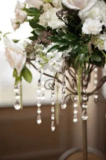 🌸 44ab1077 цветы, белые цветы, цветочная композиция, украшение, украшение стола, свадьба, кристаллы telegram sticker