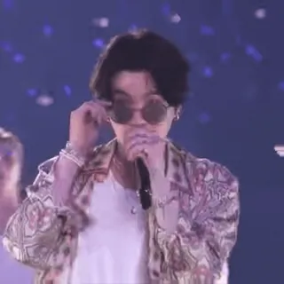 🎈 0b661cf6 가수, 케이팝, 음악, 선글라스, 공연 telegram sticker