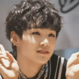 ❄️ 1a75a40c SUGA SUGA, BTS, K-Pop, Coreano, Cantante whatsapp sticker