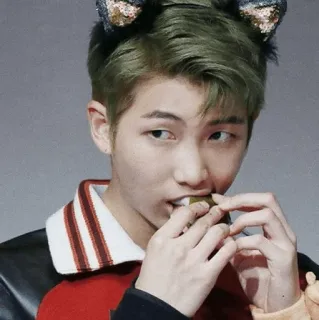 ❄️ 1d88a39e RM RM, K-pop, cantante, idol, BTS whatsapp sticker