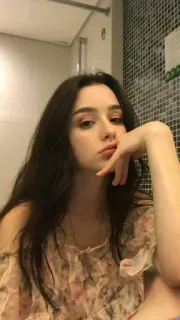 💜 0eefbcd3 phụ nữ, cô gái, selfie, tóc nâu, chân dung, vẻ đẹp telegram sticker