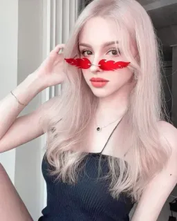 💜 272c334f phụ nữ, chân dung, vẻ đẹp, tóc vàng, kính râm, thời trang, phong cách telegram sticker