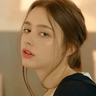 💜 f6e608c0 phụ nữ, chân dung, khuôn mặt, vẻ đẹp, cô gái, tóc nâu, trang điểm telegram sticker