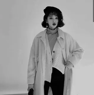 🥂 08b7bcd6 kobieta, beret, płaszcz, portret, moda, styl, czarno-białe telegram sticker