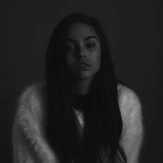 ✖️ 69e29f50 woman, portrait, black and white, girl, model whatsapp sticker