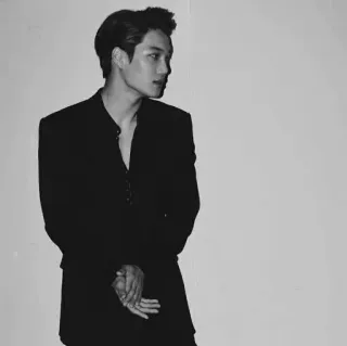 🍂 4917eaff ผู้ชาย, ขาวดำ, ชุดสูท, ภาพเหมือน, แฟชั่น, สไตล์ telegram sticker