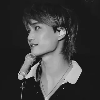 🕯 67f2b8ca นักร้อง, ไมโครโฟน, การแสดง, เพลง, ศิลปิน, ภาพเหมือน telegram sticker