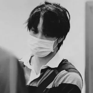 💴 78576875 ผู้ชาย, ภาพเหมือน, หน้ากาก, ลำลอง, ขาวดำ telegram sticker