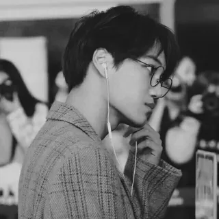 🍂 c8dd3380 ผู้ชาย, แว่นตา, ภาพเหมือน, หูฟัง, คน, เกาหลี telegram sticker