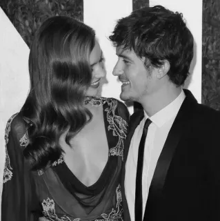 🍷 7735fb57 coppia, bianco e nero, sorridente, formale, amore, relazione whatsapp sticker