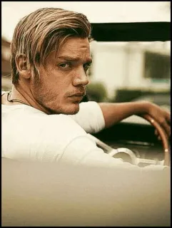 ✖️ 9f938d8b hombre, conduciendo, coche, retrato, pelo rubio, actor, guapo, estilo whatsapp sticker