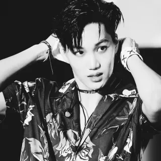 🥀 7ea557a2 人物, 男人, 歌手, 名人, 韩流, 黑白 whatsapp sticker