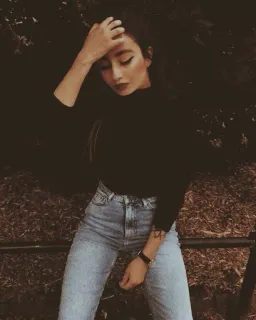 🔝 5c3e462f 女性, 时尚, 风格, 肖像, 女孩, 牛仔裤, 休闲 telegram sticker