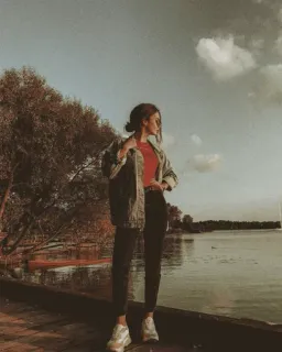 🥀 87927f99 女人, 自然, 湖, 秋天, 时尚, 户外 telegram sticker