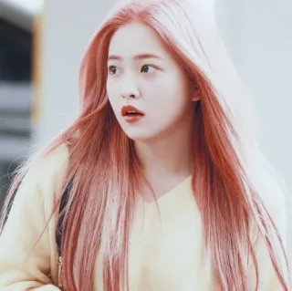 🖇 b4b8b36f ภาพเหมือน, ผู้หญิง, คน, ผมสีชมพู, เสื้อสเวตเตอร์สีเหลือง, เกาหลี telegram sticker