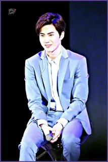 📍 95fdab13 pria, jas, korea, penyanyi, selebriti whatsapp sticker