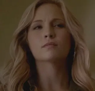 🤔 327910b6 Caroline Forbes The Vampire Diaries 金发, 女人, 肖像, 吸血鬼, 卡罗琳, 吸血鬼日记 telegram sticker