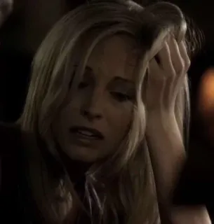 😞 a6224c1f 女人, 金发, 悲伤, 人, 情绪化, 肖像 telegram sticker