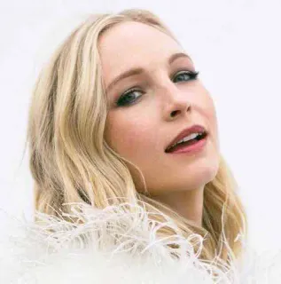 😏 e684c71e 女人, 肖像, 金发, 人, 模特 telegram sticker