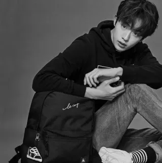 🇦🇱 12bc38a7 le coq Rucksack, Mode, Stil, Kleidung, Person telegram sticker