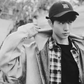 💮 1cc131c0 mann, hut, jacke, flanell, outdoor, porträt, schwarzweiss telegram sticker