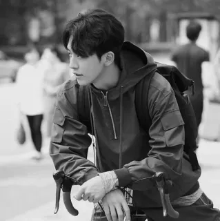 ✖️ 5618cbf9 Mann, Person, Draußen, Stadt, Rucksack, Fahrrad telegram sticker