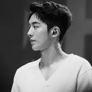 ✖️ 83a2570a Mann, Porträt, Schwarzweiß, Kopfhörer, Gesicht, Koreanisch telegram sticker