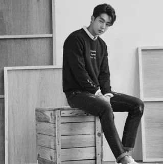 🇦🇱 f8a521ed mann, porträt, sitzend, schwarz weiß, model, mode telegram sticker