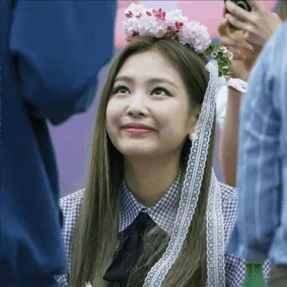 🥝 27cfe10b 女人, 肖像, 花, 微笑, 脸 telegram sticker