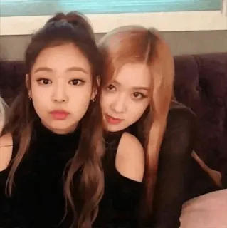 🍊 ac30478c 肖像, 女性, 友谊, 自拍, 姿势 telegram sticker