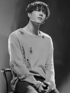 ▪️ 3155d2ff man, grayscale, sweater, portrait telegram sticker