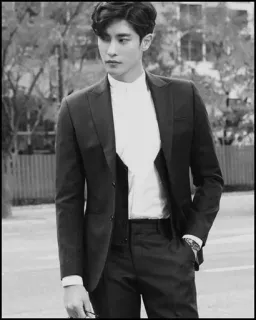 ⛓ 15d4103d Mann, Anzug, Mode, Model, Stil, Porträt, gutaussehend, koreanisch telegram sticker