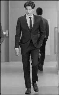 ⛓ 60de9177 Mann, Anzug, Festliche Kleidung, Krawatte, Gehen telegram sticker