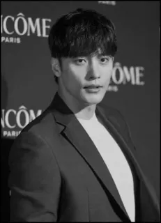 🌑 78305482 Porträt, Mann, Anzug, Promi, Koreanisch, Asiatisch, Schauspieler, Schwarzweiß, Lancome telegram sticker