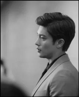 🌖 a3fed418 Mann, Anzug, Porträt, Profil, Frisur, Schwarzweiß telegram sticker