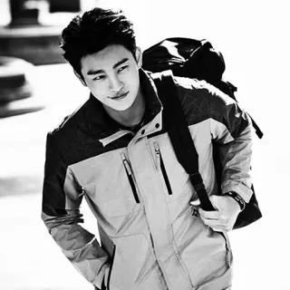 🕸 17ca2678 мужчина, рюкзак, куртка, корейский, на улице, человек telegram sticker