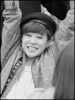 ➖ 5a69e0de NAVY portret, jong, persoon, glimlach, blij, zwart-wit telegram sticker