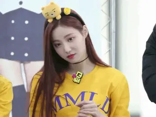 🌝 78fb9379 MMLL donna, ritratto, ragazza, coreana, giallo, cerchietto telegram sticker