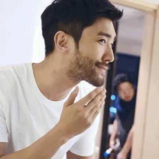 📿 06691034 pria, jenggot, perawatan diri, pagi, cermin, pantulan, grooming telegram sticker