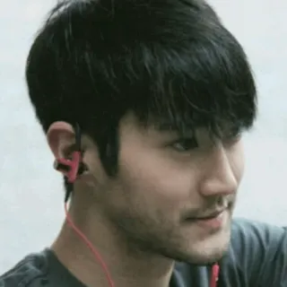 📿 5ea61b60 pria, potret, earphone, foto kepala telegram sticker